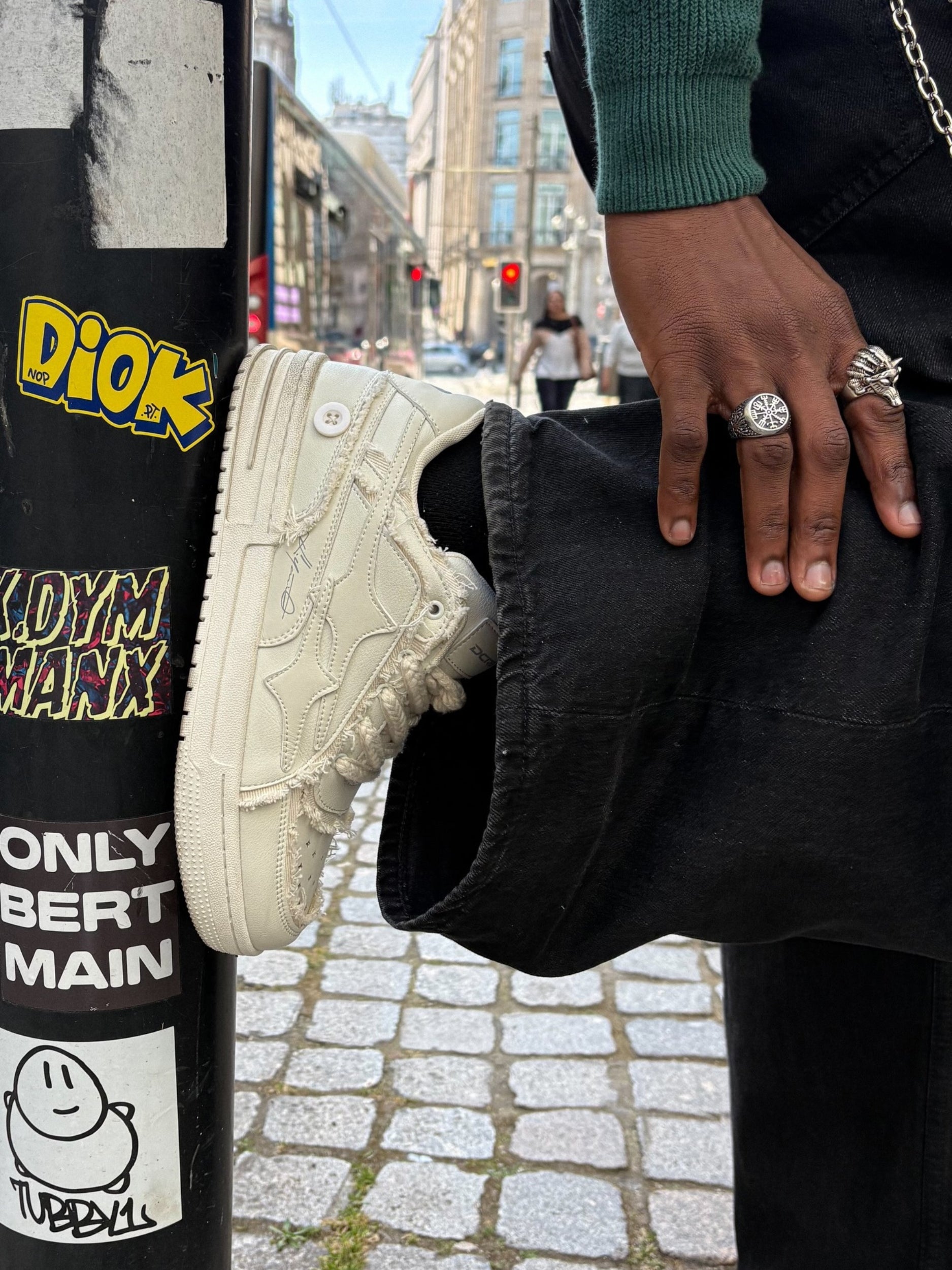 CRD Broken Creme Sneakers